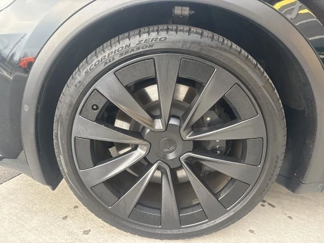 2023 Tesla Model X - Image 8 of 21