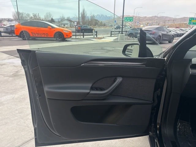 2023 Tesla Model X - Image 9 of 21