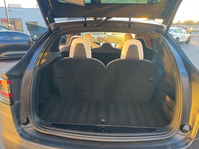 2023 Tesla Model X - Image 18 of 21