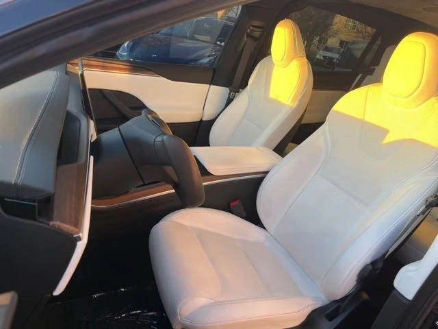 2023 Tesla Model X - Image 14 of 21