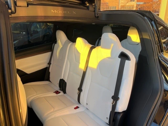 2023 Tesla Model X - Image 15 of 21