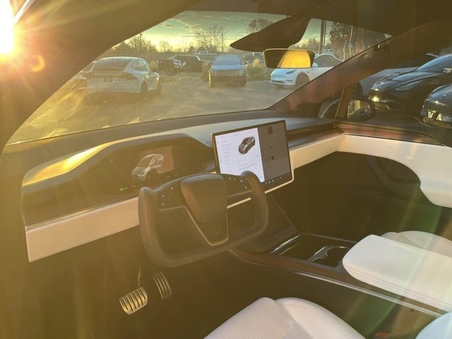 2023 Tesla Model X - Image 13 of 21