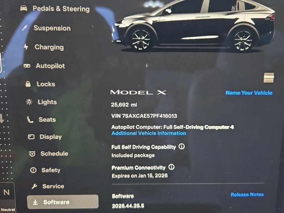 2023 Tesla Model X - Image 7 of 9