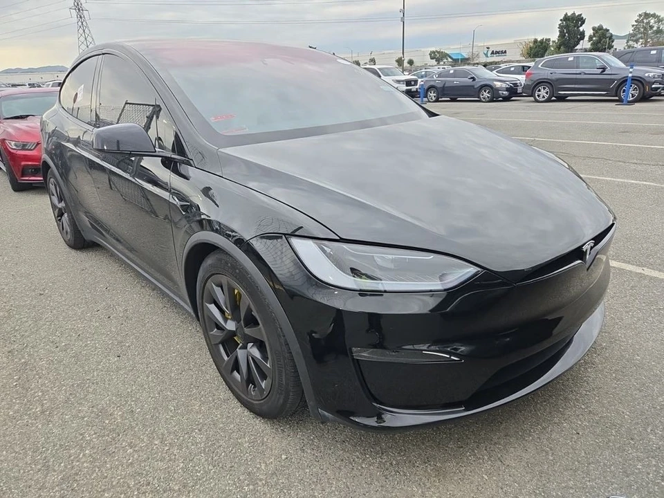 2023 Tesla Model X - Image 4 of 9