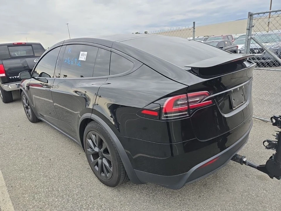 2023 Tesla Model X - Image 2 of 9