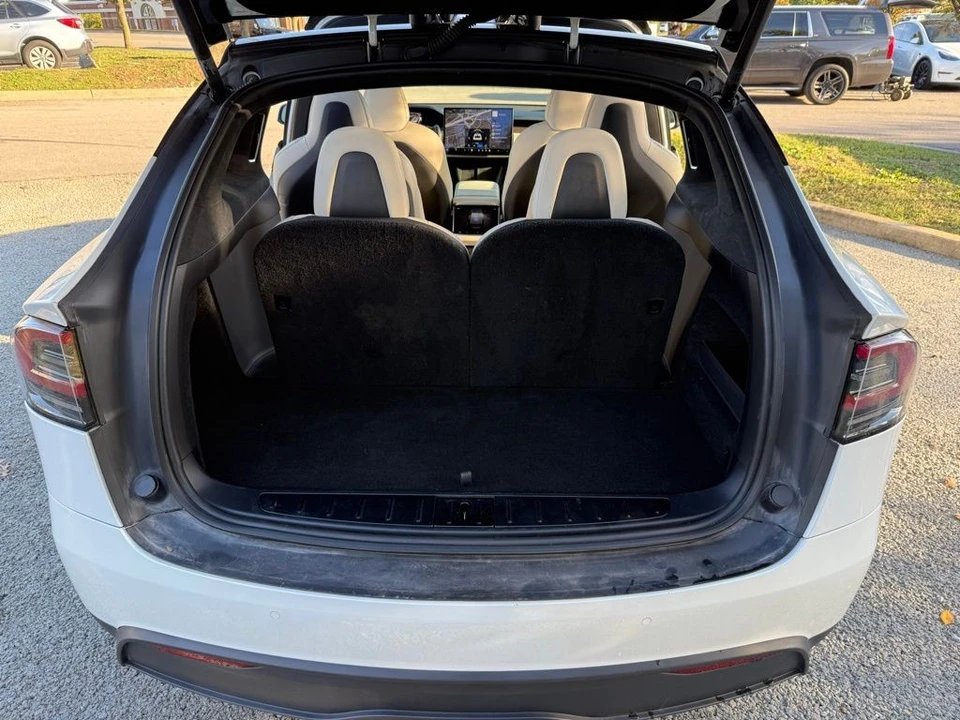 2023 Tesla Model X - Image 7 of 17