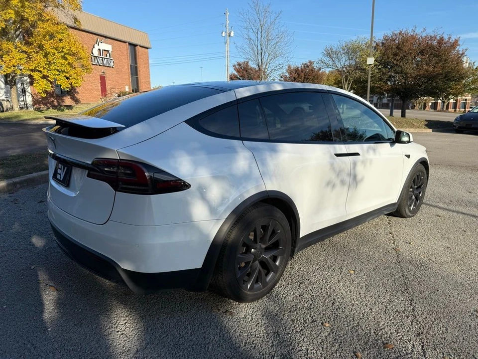 2023 Tesla Model X - Image 4 of 17