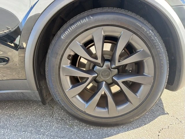 2023 Tesla Model X - Image 5 of 11