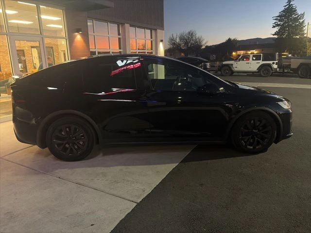 2023 Tesla Model X - Image 9 of 21
