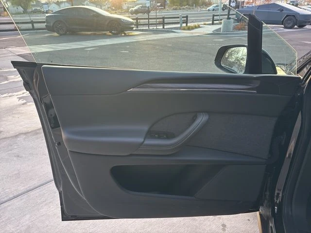 2023 Tesla Model X - Image 12 of 21