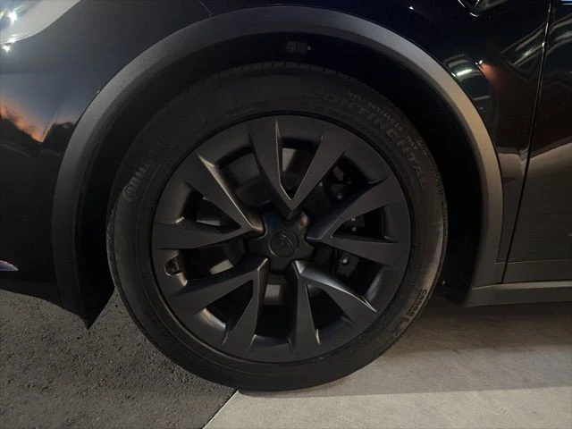 2023 Tesla Model X - Image 10 of 21