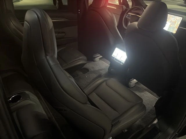 2023 Tesla Model X - Image 19 of 21