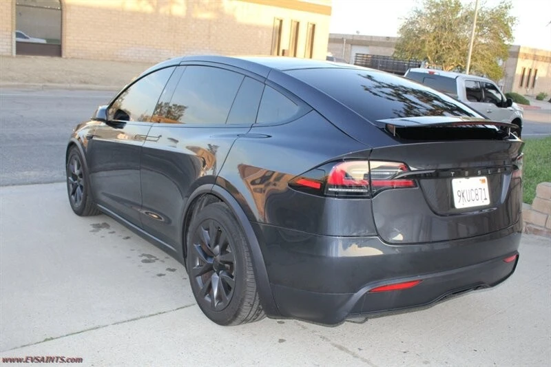 2023 Tesla Model X - Image 11 of 21