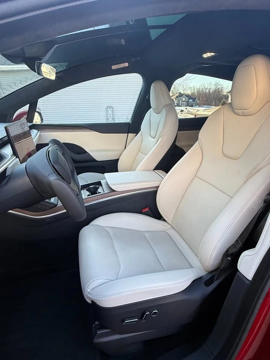 2023 Tesla Model X - Image 4 of 20