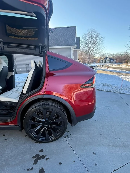 2023 Tesla Model X - Image 14 of 20