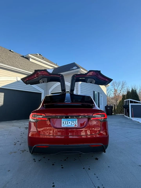 2023 Tesla Model X - Image 12 of 20