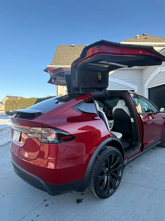 2023 Tesla Model X - Image 11 of 20