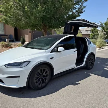2023 Tesla Model X Standard Range