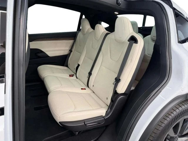 2023 Tesla Model X - Image 10 of 12