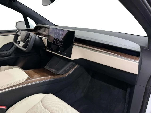 2023 Tesla Model X - Image 7 of 12