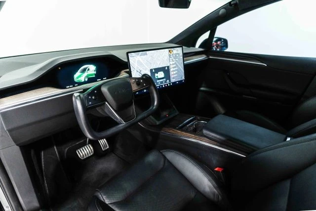 2023 Tesla Model X - Image 15 of 21