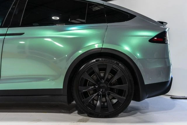 2023 Tesla Model X - Image 9 of 12