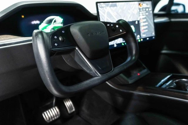 2023 Tesla Model X - Image 17 of 21