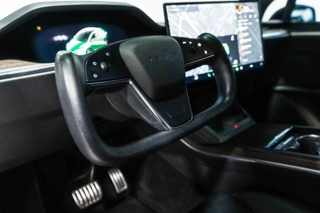 2023 Tesla Model X - Image 17 of 21