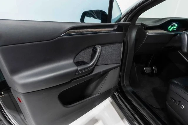 2023 Tesla Model X - Image 14 of 21