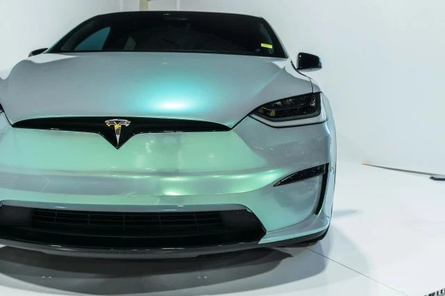2023 Tesla Model X - Image 5 of 12