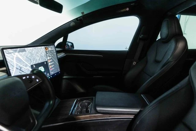 2023 Tesla Model X - Image 18 of 21