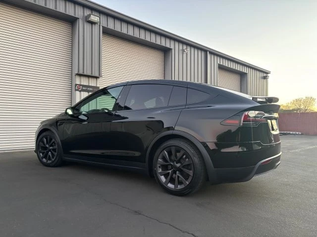 2023 Tesla Model X - Image 9 of 15