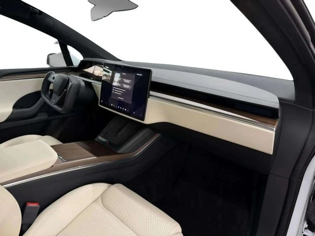 2023 Tesla Model X - Image 10 of 12