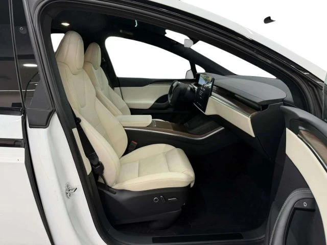 2023 Tesla Model X - Image 12 of 12