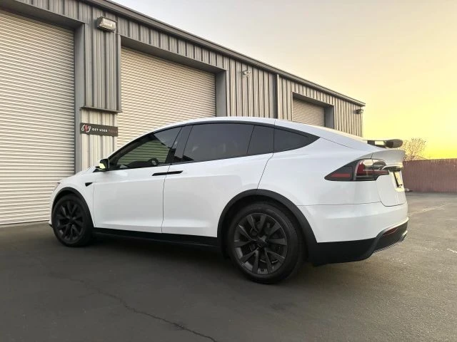 2023 Tesla Model X - Image 9 of 15