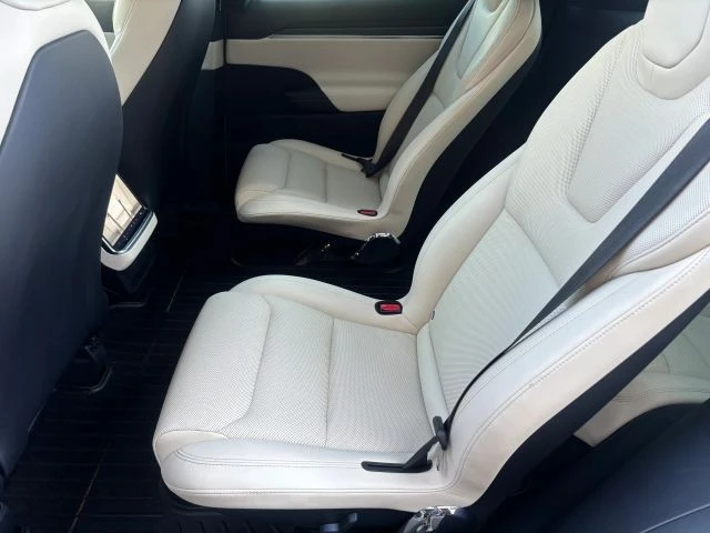 2023 Tesla Model X - Image 13 of 15