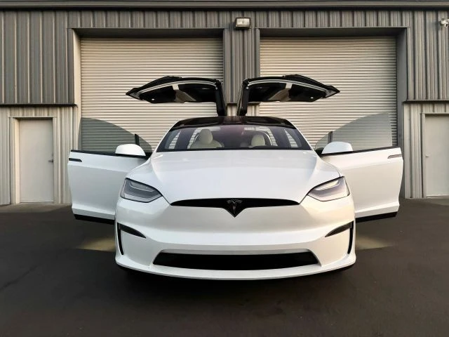 2023 Tesla Model X - Image 6 of 15