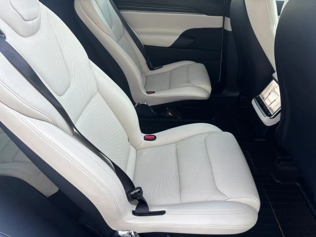 2023 Tesla Model X - Image 14 of 15