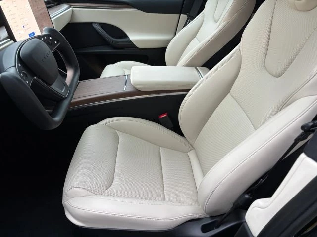 2023 Tesla Model X - Image 11 of 15