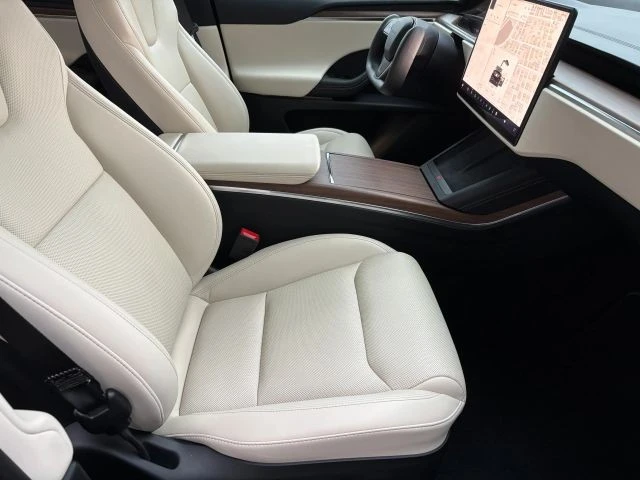 2023 Tesla Model X - Image 12 of 15