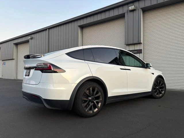 2023 Tesla Model X - Image 8 of 15