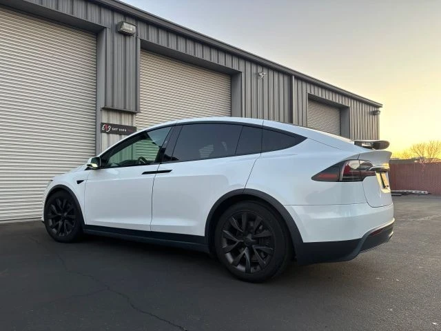 2023 Tesla Model X - Image 9 of 15