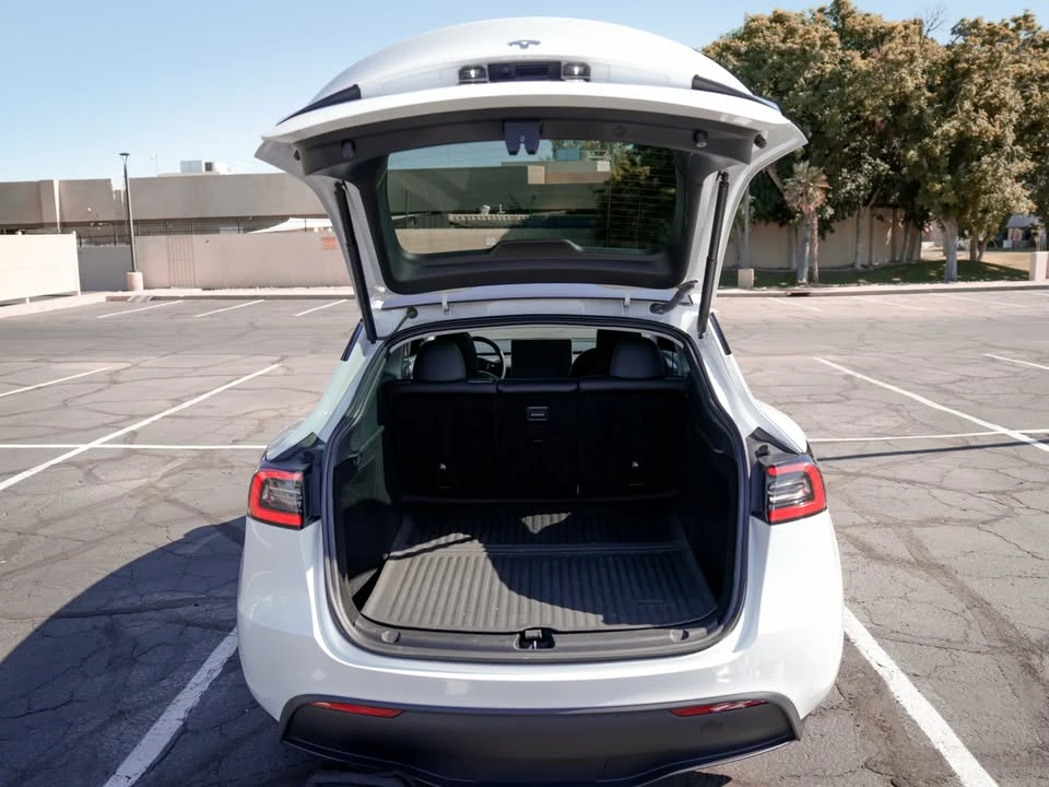 2023 Tesla Model Y - Image 7 of 20