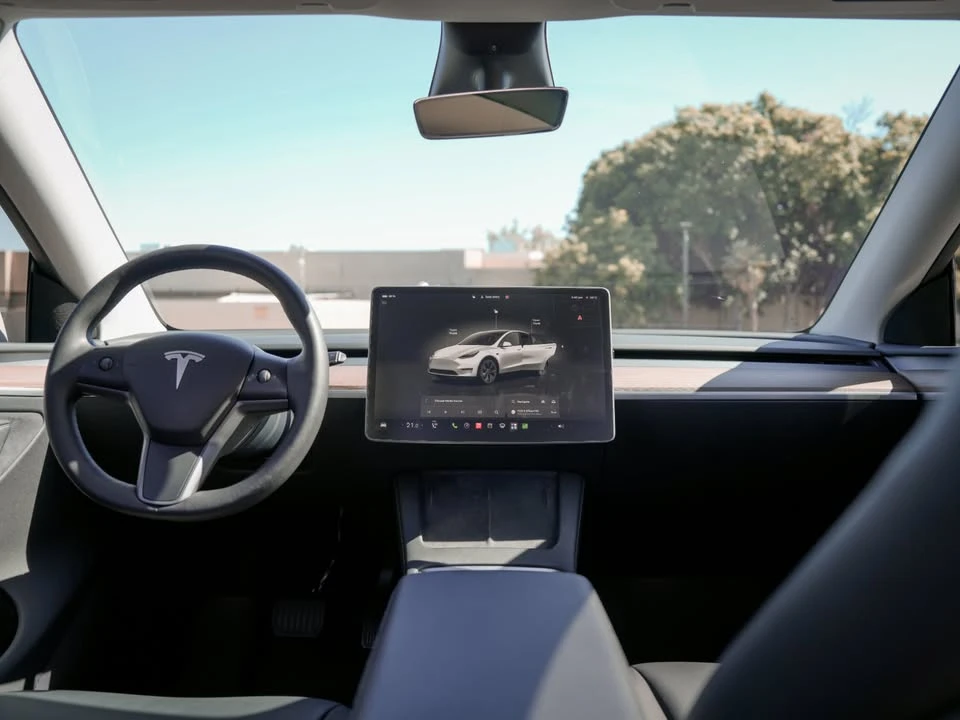 2023 Tesla Model Y - Image 10 of 20