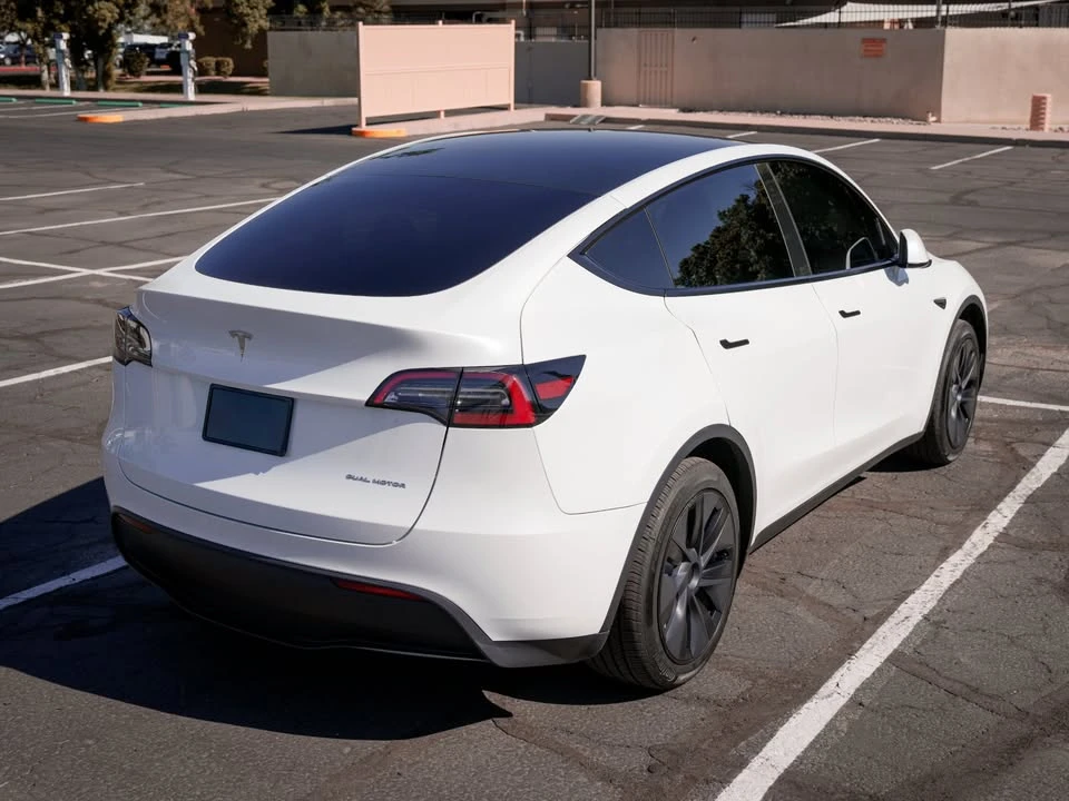 2023 Tesla Model Y - Image 6 of 20