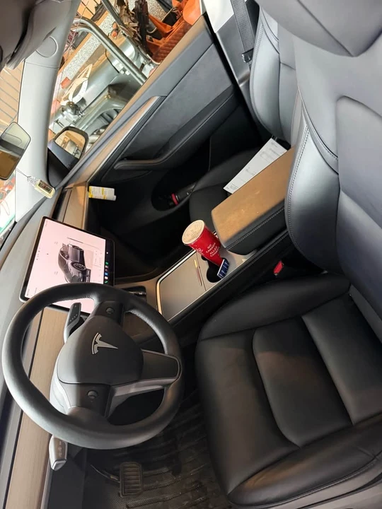 2023 Tesla Model Y - Image 6 of 9