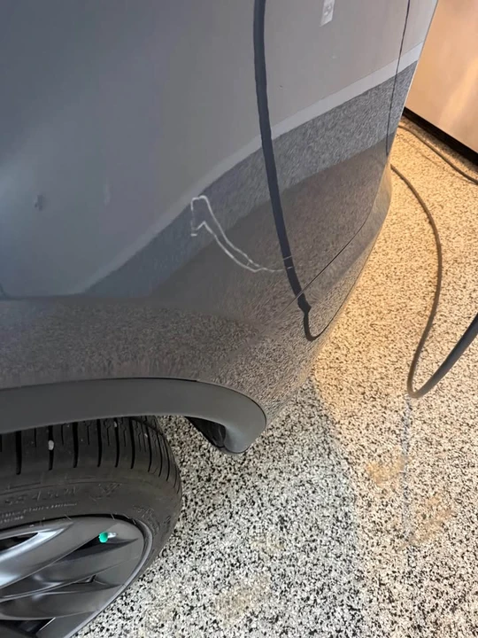 2023 Tesla Model Y - Image 9 of 9