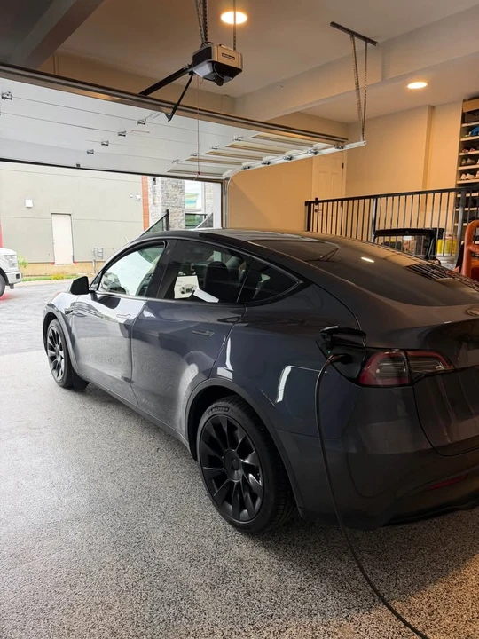 2023 Tesla Model Y - Image 3 of 9