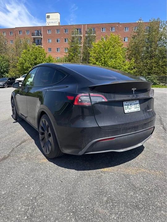 2023 Tesla Model Y - Image 3 of 10