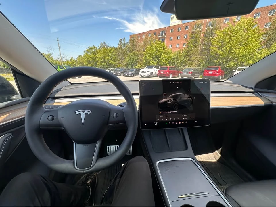 2023 Tesla Model Y - Image 7 of 10